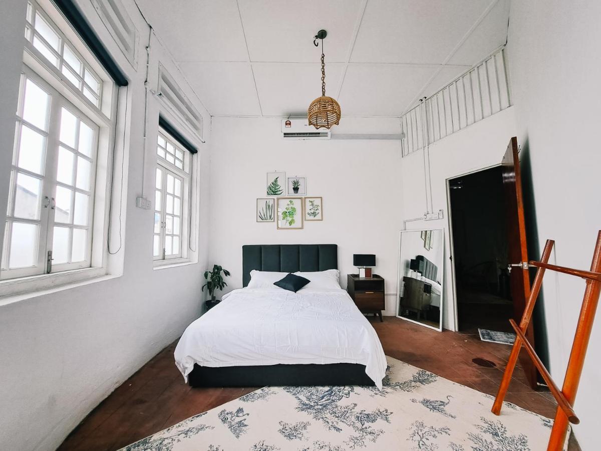 111 Hutton Lane Hostel George Town Dış mekan fotoğraf