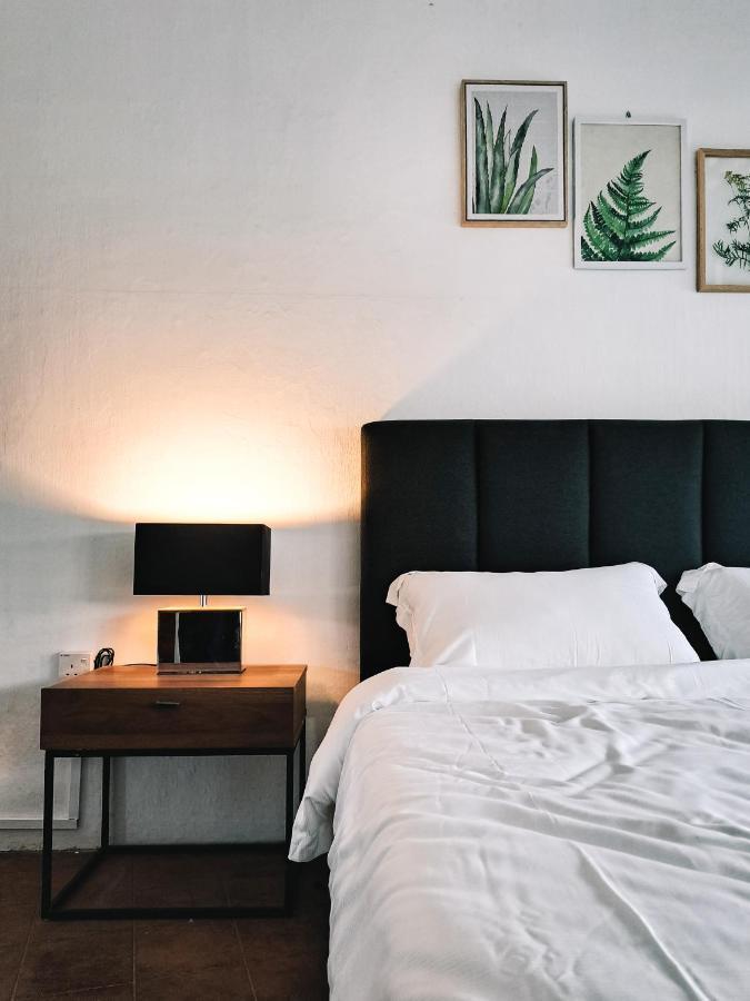 111 Hutton Lane Hostel George Town Dış mekan fotoğraf