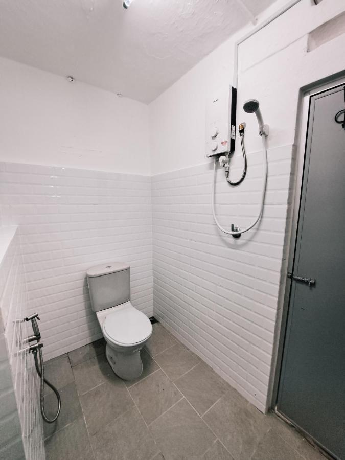 111 Hutton Lane Hostel George Town Dış mekan fotoğraf